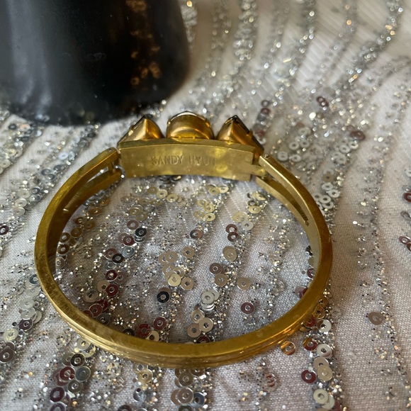 Beautiful Sandy Yyun Antique Gold Tone with 3 Stones Bracelet - Picture 6 of 8